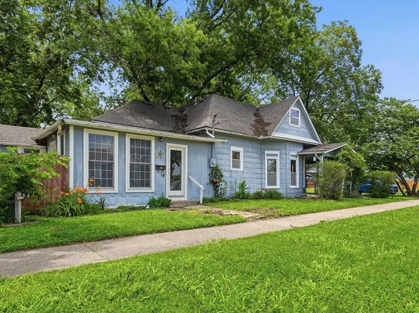 901 Pacific Ave, Osawatomie, KS 66064