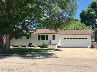 12 18th St SW, Watertown, SD 57201