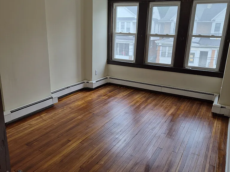 Bedroom 1 (front)