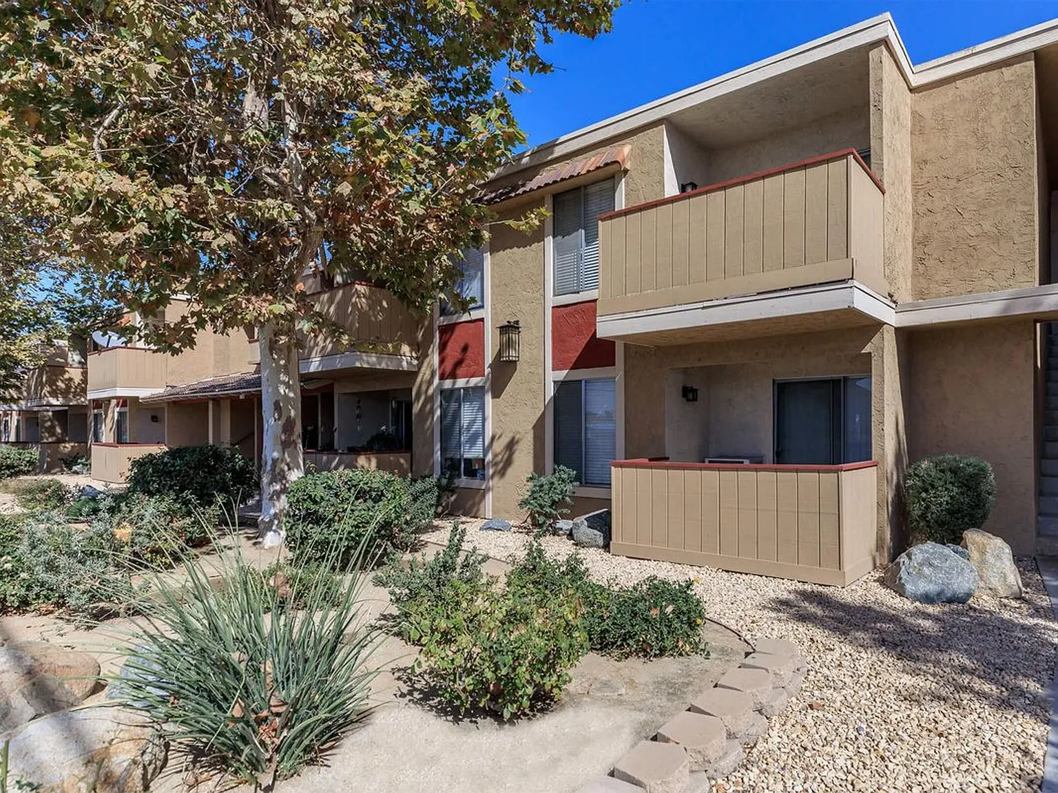 River Trail Apartments — Photo 4