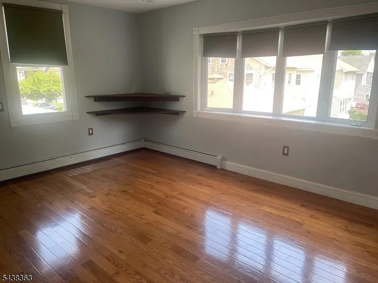 347 Elmora Ave — Photo 7