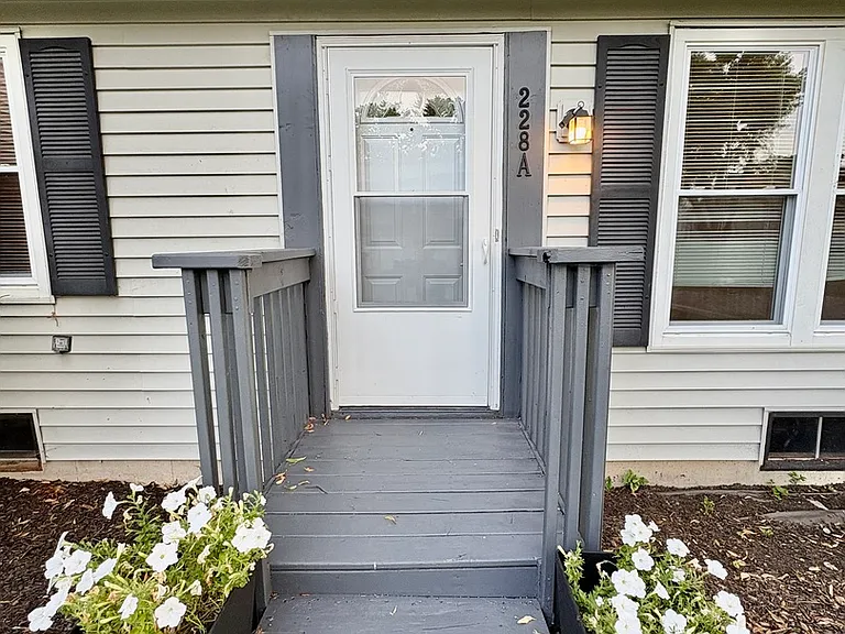 228 Dakota Ct #A — Photo 4