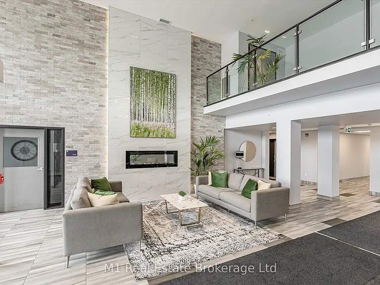 35 Kingsbury Sq #215 — Photo 5