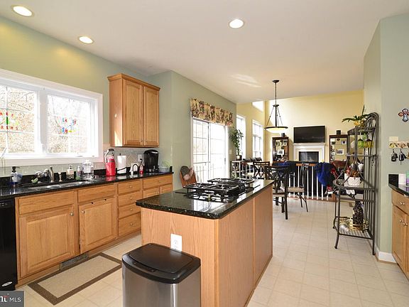 2nd image of 44623 Potomac Dr