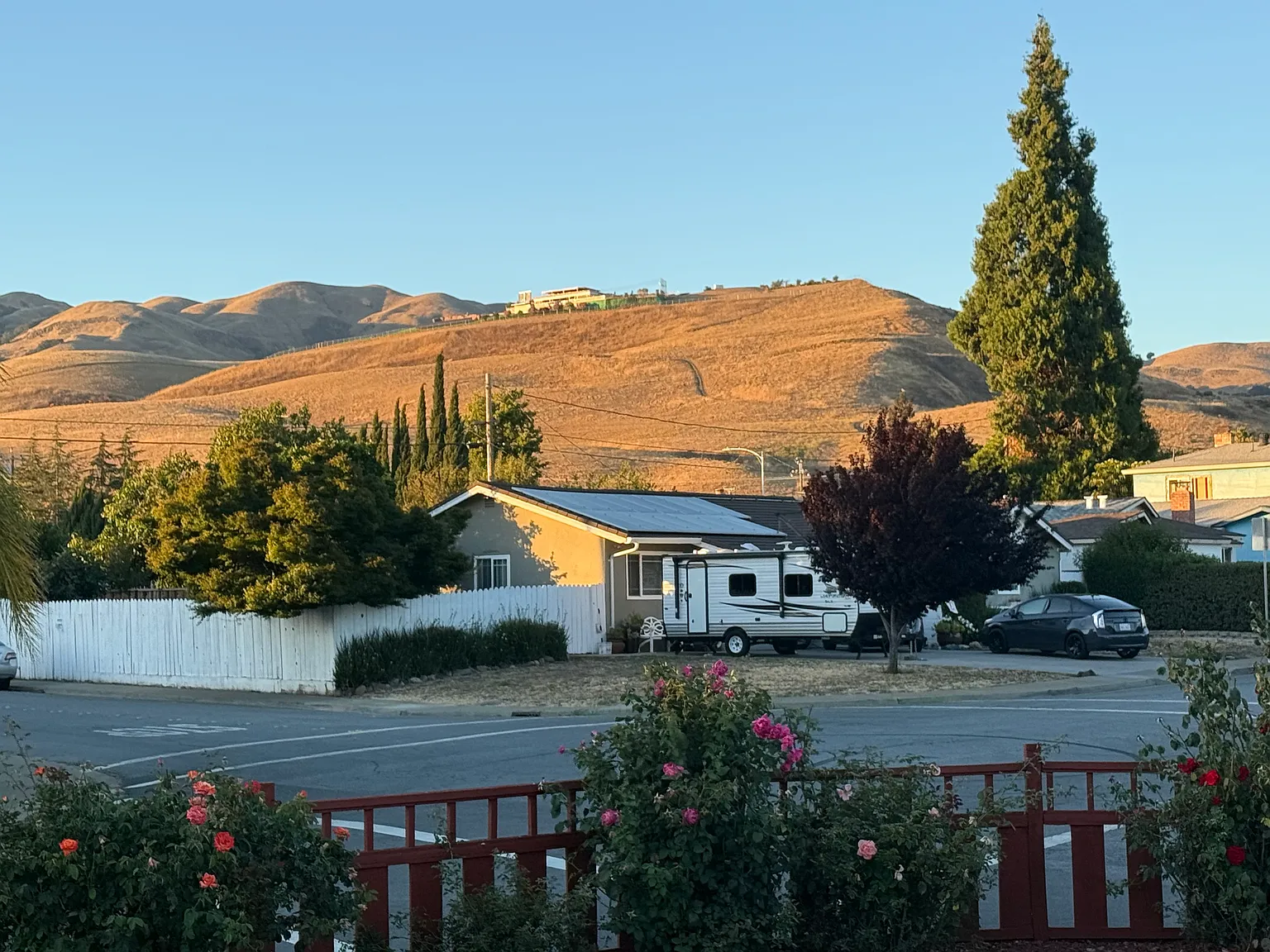3 bed, 1102 sqft, $4,700 — Photo 3