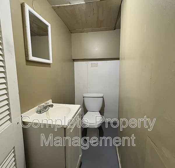 7801 Vienna Ave #1 — Photo 2