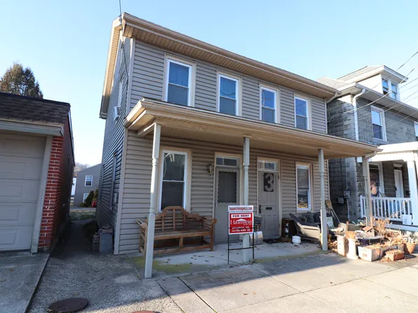 69 E Franklin St #A, Ephrata, PA 17522
