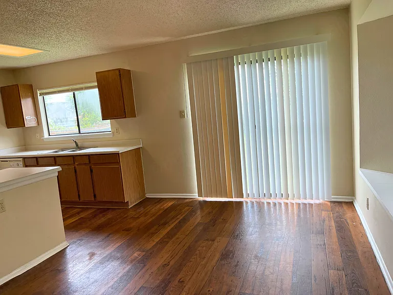 6439 Beech Trl — Photo 4