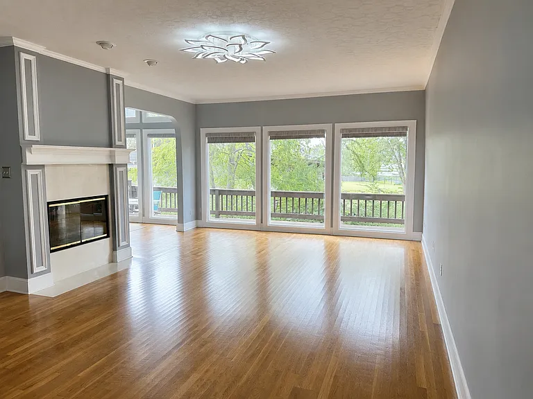 753 Lancelot Ln — Photo 6