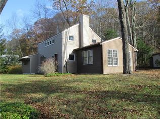 53 Foster St, Middlebury, CT 06762