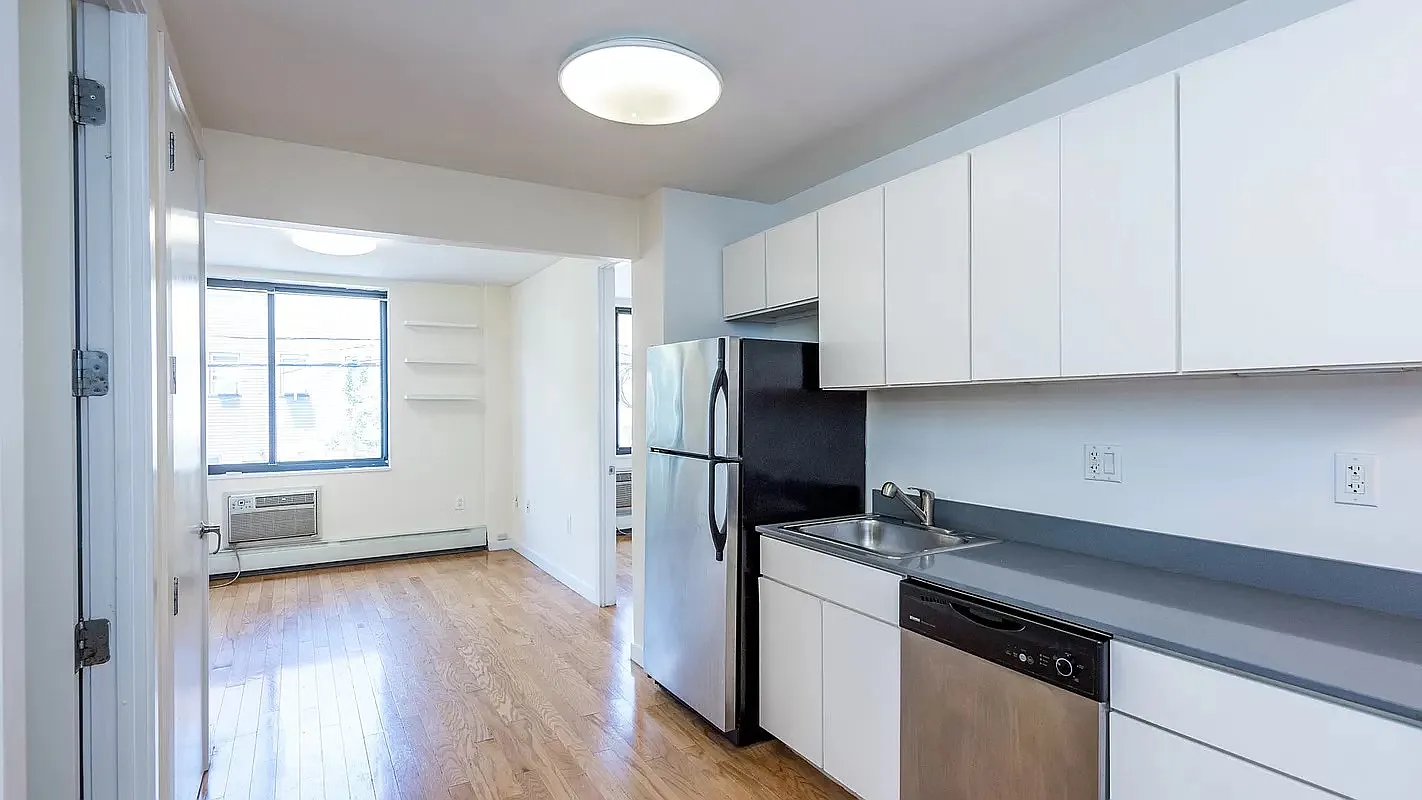 924 Metropolitan Avenue — Photo 1