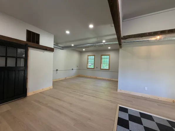 24 Fisher Ave APT 1, Johnstown, NY 12095