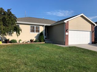 720 Autumn Pkwy, Hickman, NE 68372
