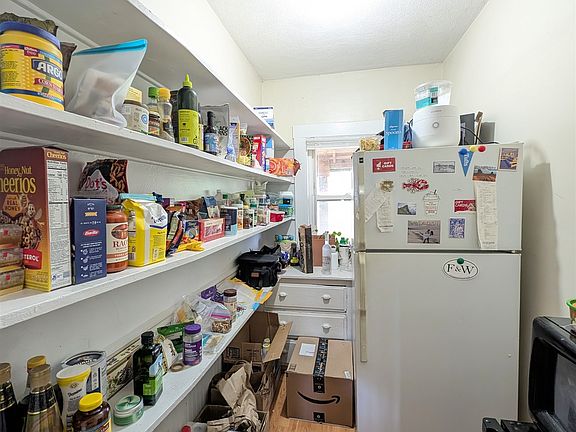 4th image of 298 Boston Ave #3