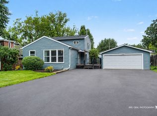 1530 Grove Dr, Round Lake Beach, IL 60073