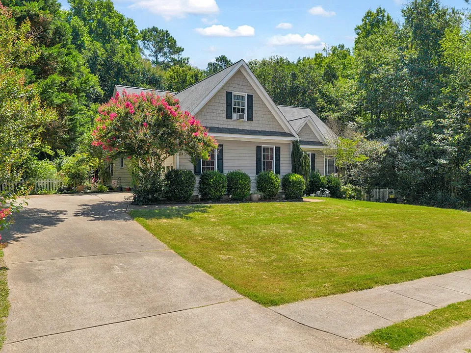 905 Daisy Ln