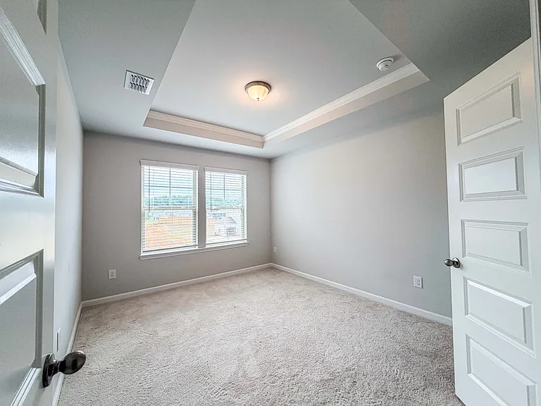 628 Sidney Ct — Photo 58