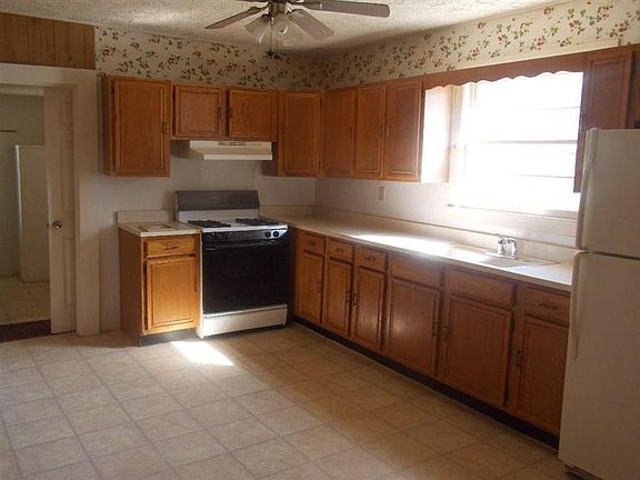 3rd image of 112 Gormley Dr