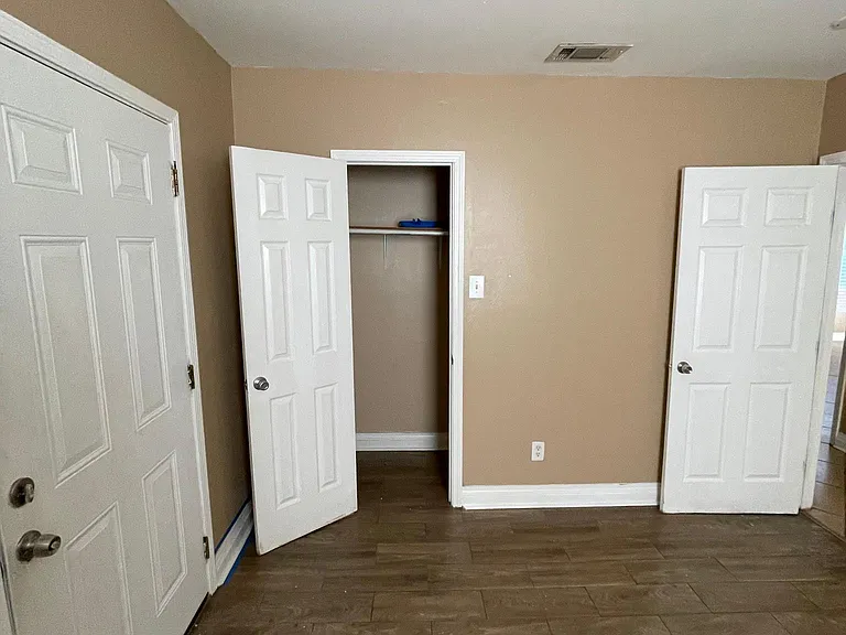3726 Saint Bernard Ave — Photo 8