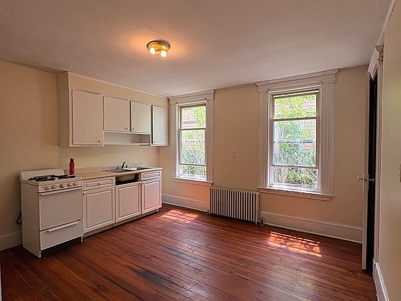 5th image of 196 Norton St Floor 1