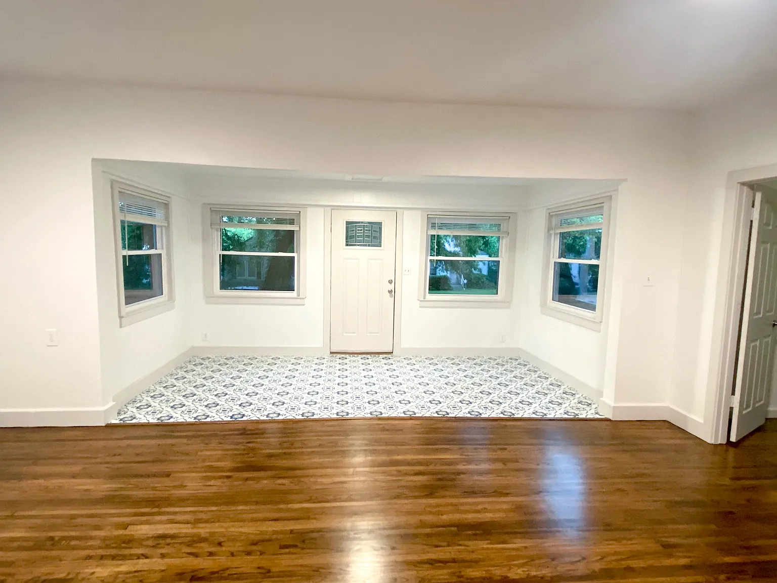 2 bed, 1080 sqft, $1,295 — Photo 1