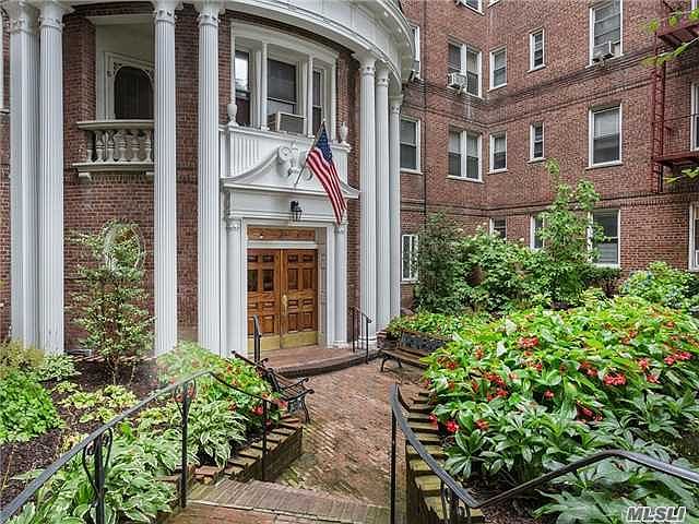 1st image of 11811 84th Ave APT 519