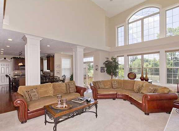 4th image of 2648 Bay Harbor Dr