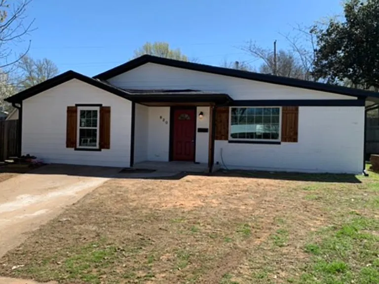 920 Leeper Dr — Photo 1