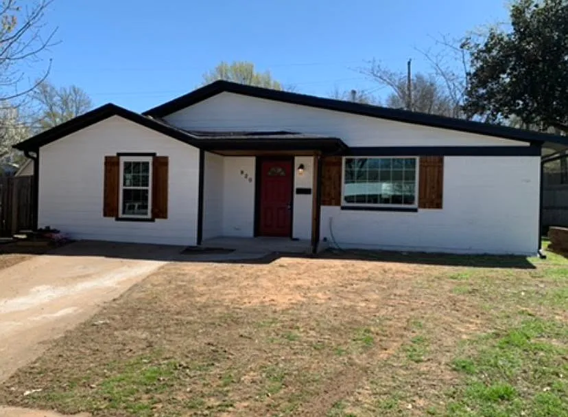 920 Leeper Dr