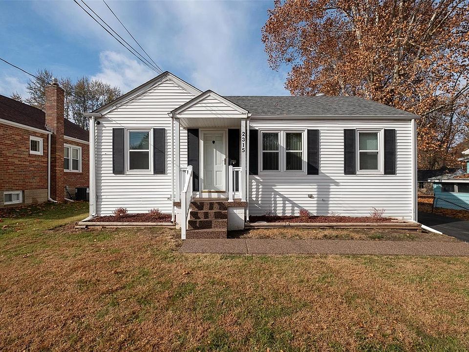 2nd image of 2315 Hood Ave