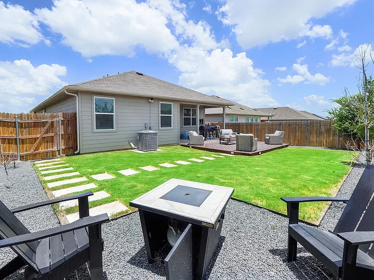 217 Evergreen Sumac Loop — Photo 2