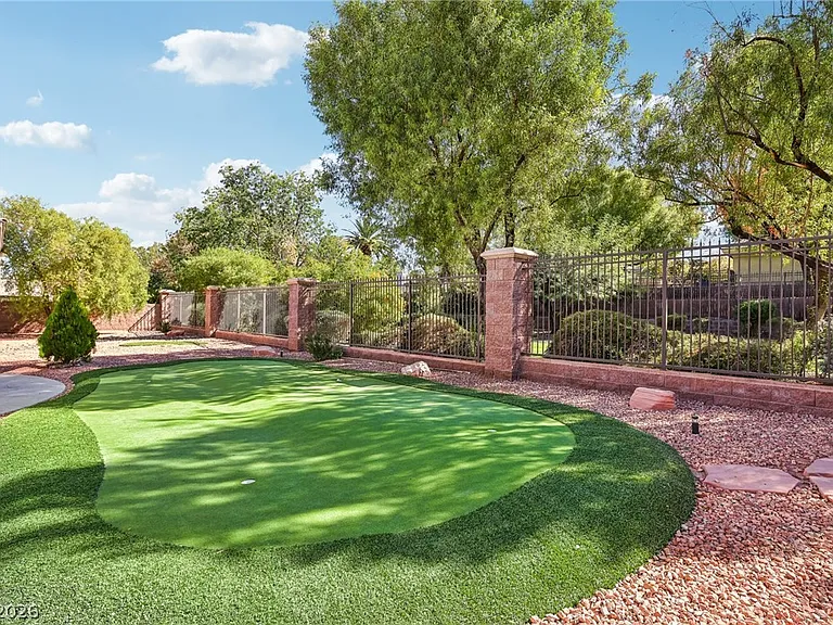 1721 Choice Hills Dr — Photo 36