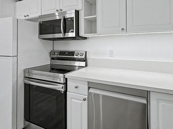 3rd image of 545 W Shenandoah St #B