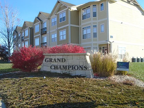 3030 Grand Champion Photo 1