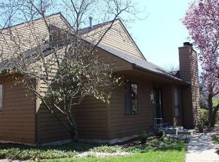 9471 Hunters Creek Dr, Cincinnati, OH 45242