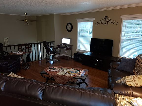 5th image of 637 Heather Wood Dr