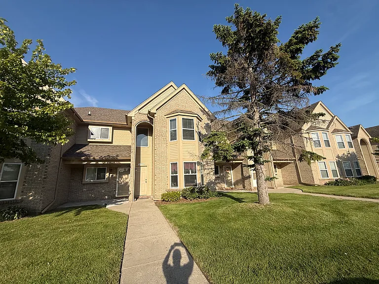 Lakepointe Dr — Photo 33