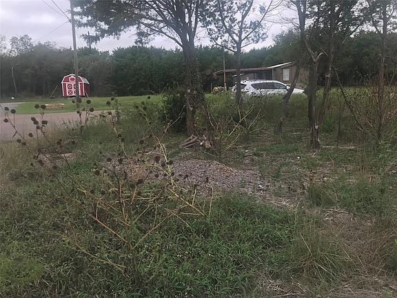 3rd image of 728 Indian Dr