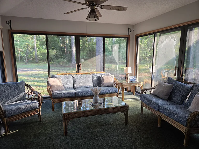 904 Caracara Dr — Photo 8