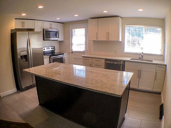 2nd image of 908 Woodhill Dr