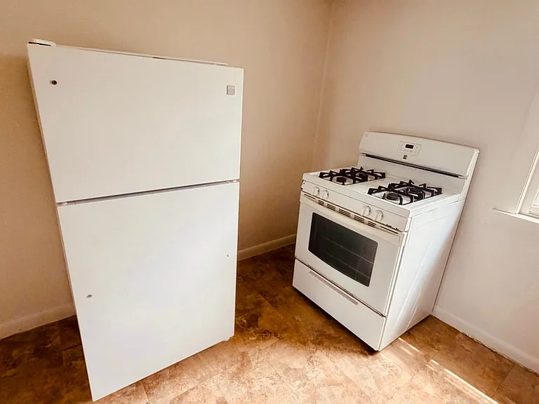 245 County St #245-10 — Photo 8