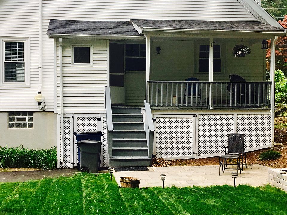 2nd image of 15 Robin St