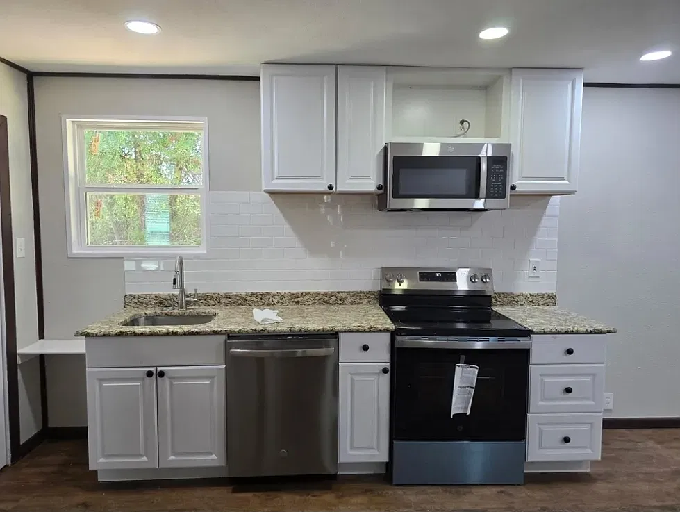 3 bed, 748 sqft, $1,400 — Photo 3