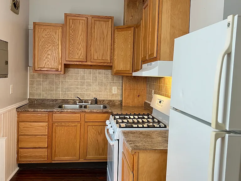 2106 Brookwood St #1 — Photo 2