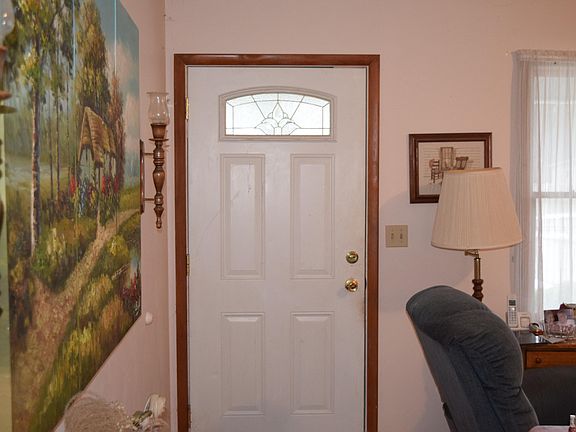 2nd image of 909 Merryview Dr