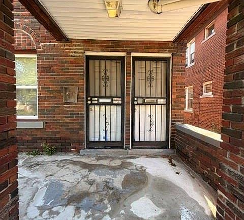 2nd image of 15860 Normandy St