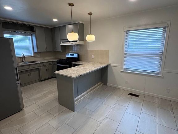 4th image of 4130 E 22nd Pl