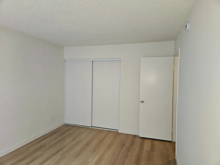 704 S Webster Ave #3 — Photo 6