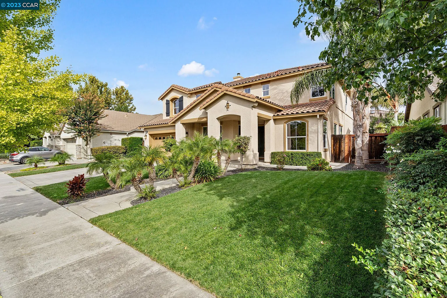 1716 Mediterraneo Pl photo 1