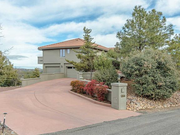 3rd image of 1366 Sierra Vista Dr